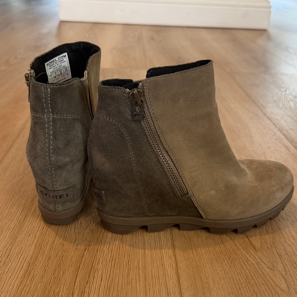 Sorel Women's Taupe Suede Ankle Booties with Back Zipper